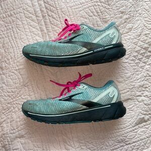 Brooks Women's Athletic Shoes - Teal and Pink